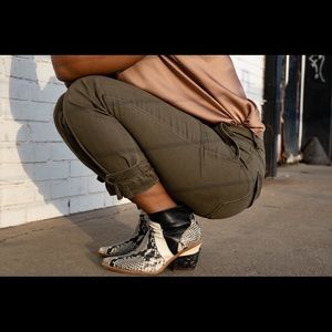 Express Olive Joggers with cinched ankle size 00